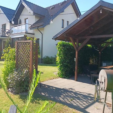 Villa Cork Dębki Buitenkant foto