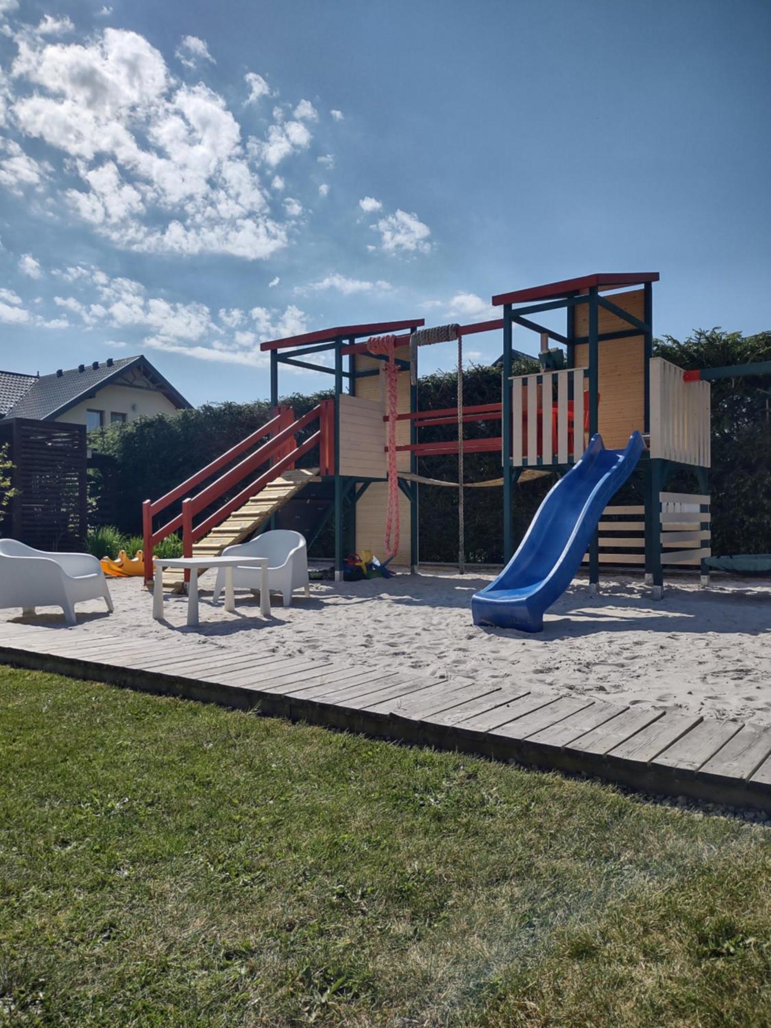 Villa Cork Dębki Buitenkant foto