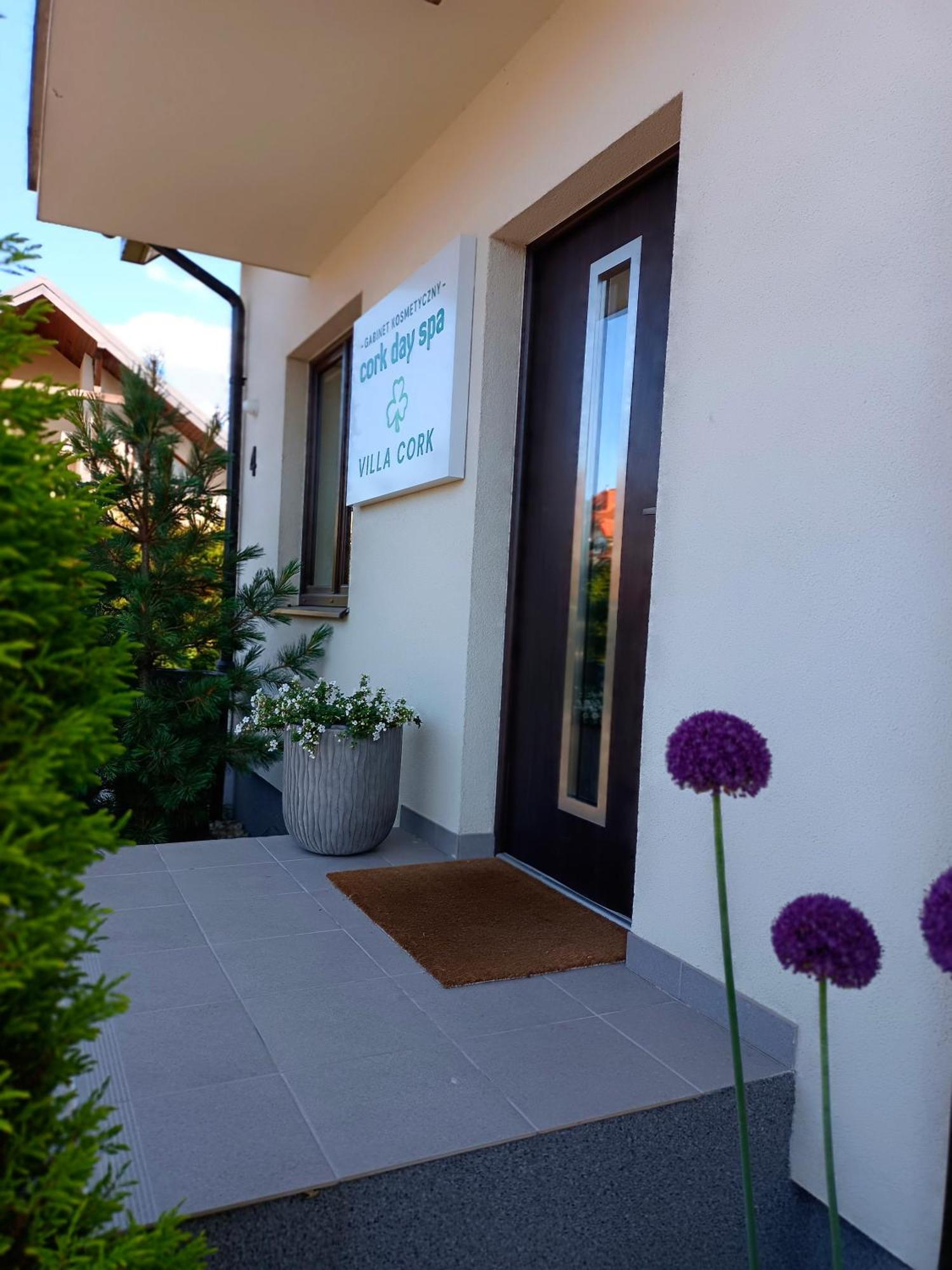 Villa Cork Dębki Buitenkant foto