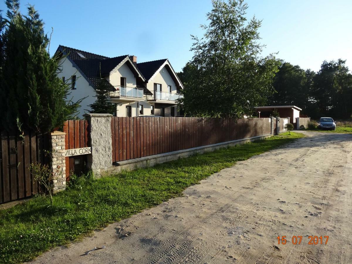 Villa Cork Dębki Buitenkant foto
